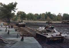terugkomst AMXen van oefening in het opgeslagen kamp Lunenburgerheide