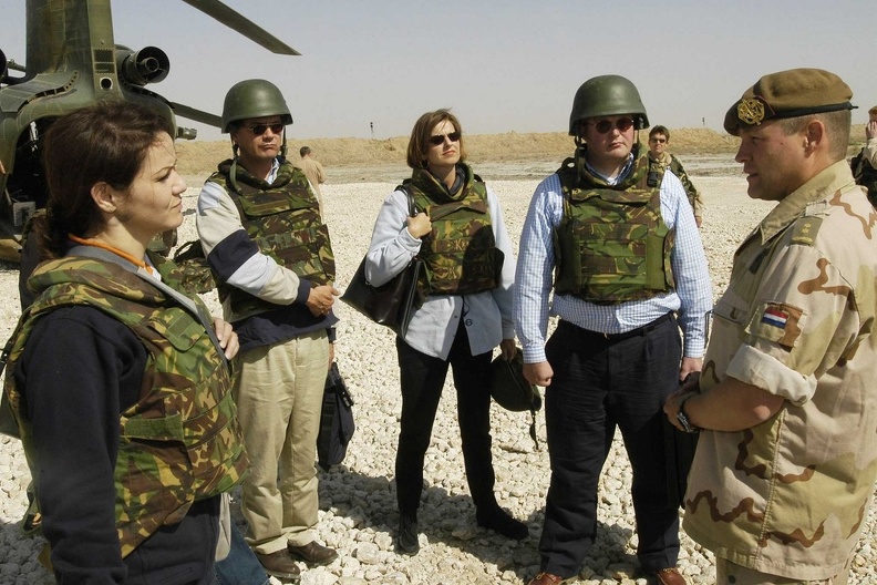 Vaste Kamercommissie in Irak 2004.jpg
