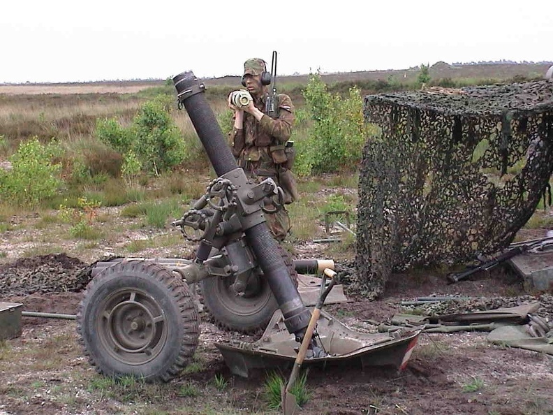 Laatste schot 120-mm mortier 8 juli 2004.jpg