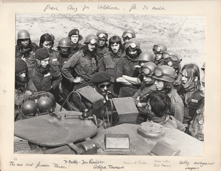 C cie 16 BLJ 1974-1975
Bron: Frank Poeth
(Klik op de pijltjes linksboven naast de sociale media link om de foto's groter te bekijken) 16BLJ-255 C cie.jpg