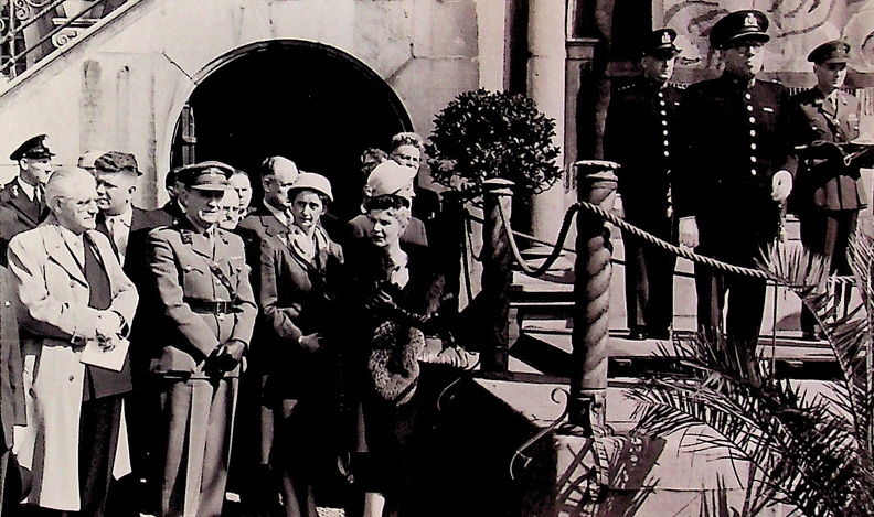 Frederik Hendrikkazerne Venlo-Blerick
Overdracht gala uniform fanfarekorps Limburgse jagers 5 april 1957 Overdracht gala uniform FFKL 5 april 1957_02.jpg